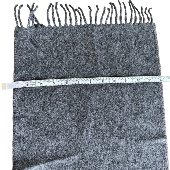 Fringed Peruvian Baby Alpaca Men's Winter Neck Scarf in Charcoal Gray One Size - Picture 5 of 5
